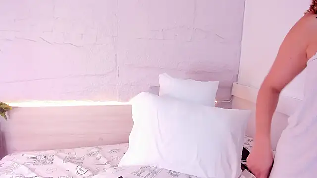 marianarey1  online show from 10/23/25, 12:48