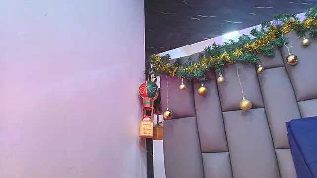 kissme luna online show from 12/15/25, 07:09