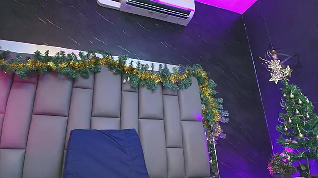 kissme luna online show from 12/04/25, 07:13