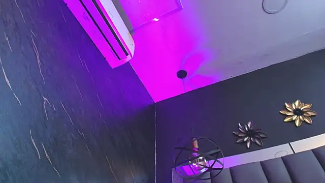 kissme luna online show from 11/05/25, 07:06