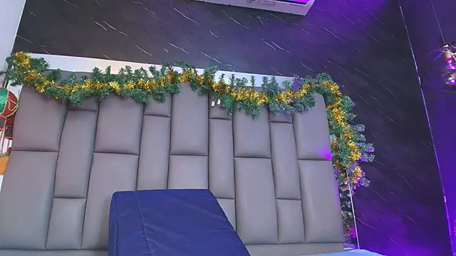 kissme luna online show from 12/05/25, 07:01