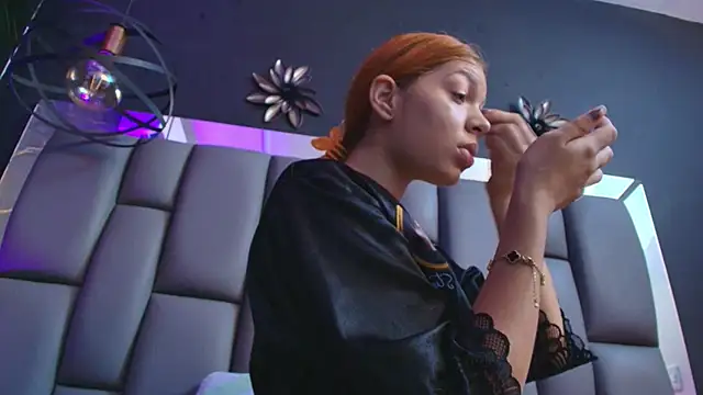 kissme luna online show from 11/07/25, 07:07