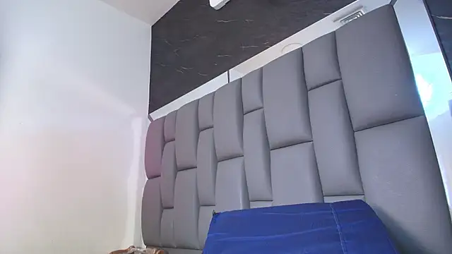 kissme luna online show from 02/12/26, 07:02