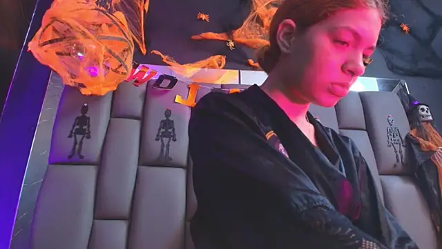 kissme luna online show from 10/24/25, 07:02