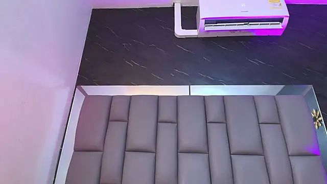 kissme luna online show from 11/28/25, 07:03