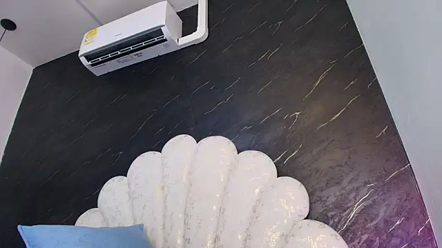 kissme luna online show from 04/14/26, 07:19