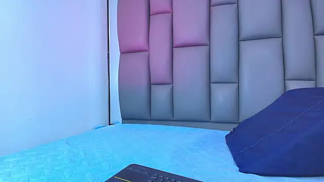 kissme luna online show from 11/27/25, 07:14