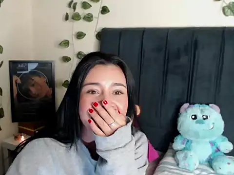 Snapshot of MarilynWhite_ chatting on 09/19/25, 03:21 MarilynWhite online show from 09/19/25, 03:21