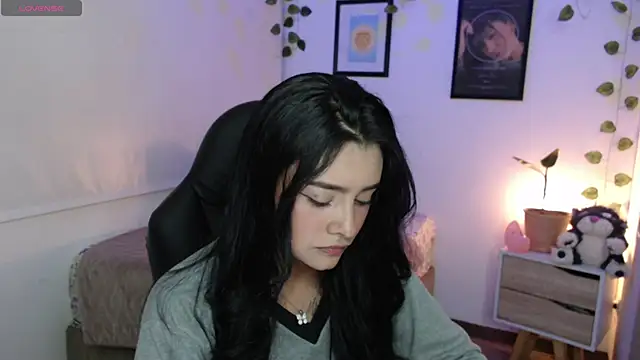 Snapshot of MarilynWhite_ chatting on 09/25/25, 02:28 MarilynWhite online show from 09/25/25, 02:28