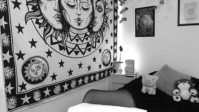 MarilynWhite  online show from 10/28/25, 10:09