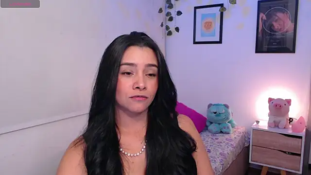 Snapshot of MarilynWhite_ chatting on 10/10/25, 12:33 MarilynWhite online show from 10/10/25, 12:33