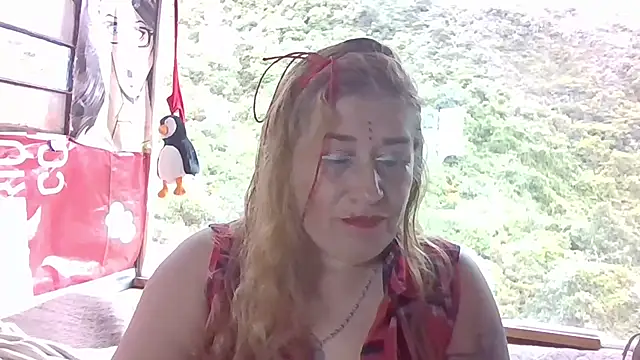 Snapshot of Effata30 chatting on 10/14/25, 04:40 Effata30 online show from 10/14/25, 04:40