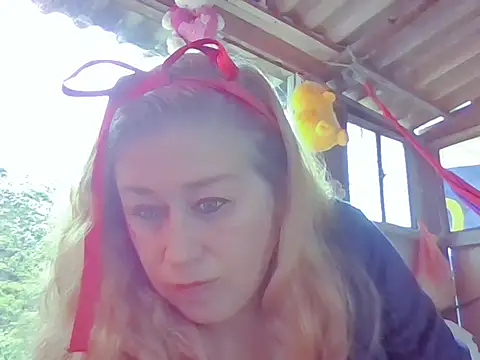 Snapshot of Effata30 chatting on 10/06/25, 03:57 Effata30 online show from 10/06/25, 03:57