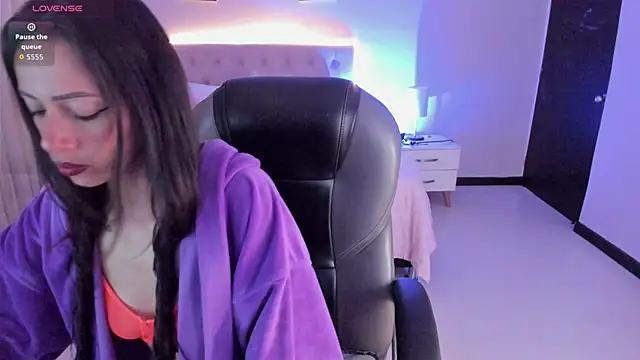 Mariam Lopez   online show from 03/31/26, 03:52