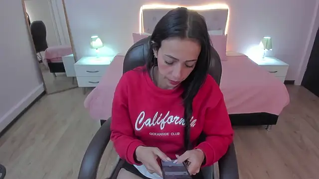 Snapshot of Mariam_Lopez__ chatting on 02/27/26, 03:40 Mariam Lopez online show from 02/27/26, 03:40