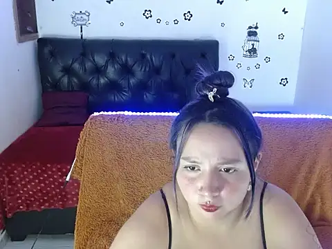 Mia2xsmith online show from 10/09/25, 04:13