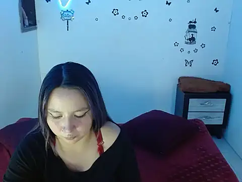 Mia2xsmith online show from 11/07/25, 05:23