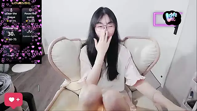 baby-yaya20 online show from 04/03/26, 11:11