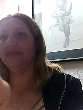 Snapshot of ROOMIINA chatting on 11/19/25, 12:43 ROOMIINA online show from 11/19/25, 12:43