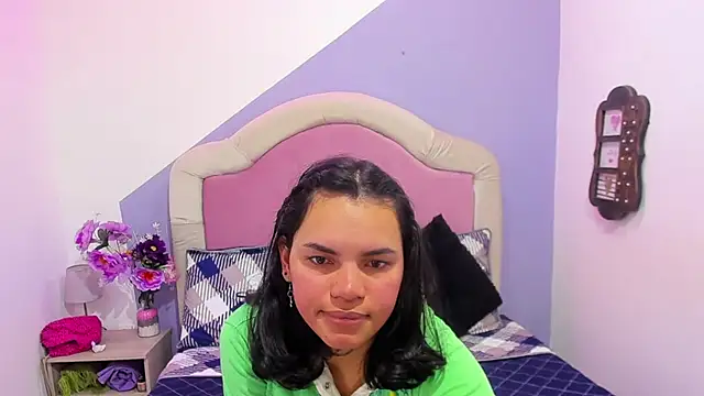 Snapshot of Angelina_rossy chatting on 10/09/25, 04:13 Angelina rossy online show from 10/09/25, 04:13
