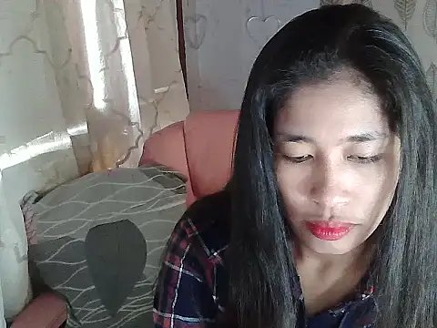 Snapshot of Sweet_Asian25 chatting on 09/12/25, 12:11 Sweet Asian25 online show from 09/12/25, 12:11