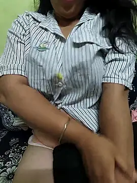 Snapshot of Monika_9Gupta070 chatting on 09/26/25, 05:42 Monika 9Gupta070 online show from 09/26/25, 05:42