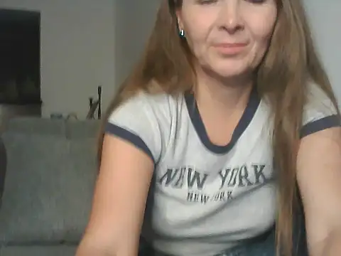 Snapshot of Avelinii chatting on 05/24/26, 04:18 Avelinii online show from 05/24/26, 04:18