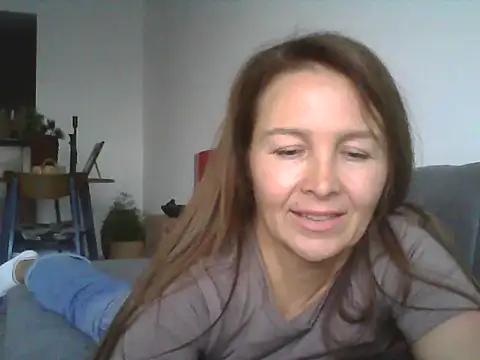 Snapshot of Avelinii chatting on 05/13/26, 02:46 Avelinii online show from 05/13/26, 02:46