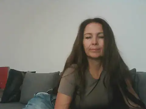 Snapshot of Avelinii chatting on 05/26/26, 06:28 Avelinii online show from 05/26/26, 06:28