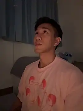 Snapshot of gooodboiii chatting on 11/19/25, 12:38 gooodboiii online show from 11/19/25, 12:38