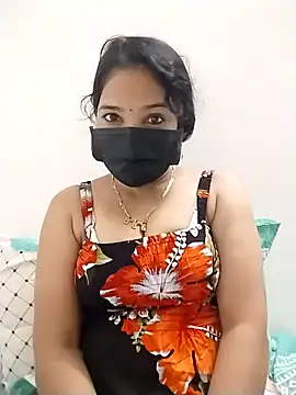 Snapshot of Girl_071 chatting on 09/10/25, 01:43 Girl 071 online show from 09/10/25, 01:43