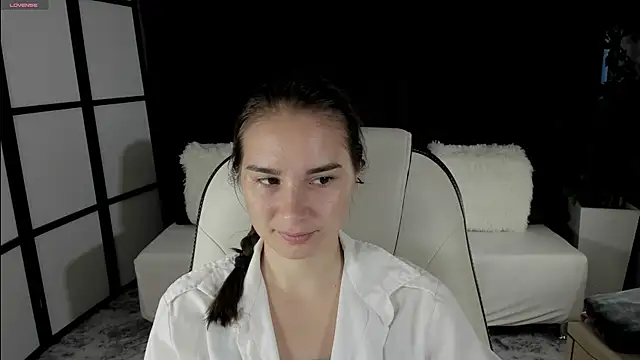 Snapshot of SeraphineClark chatting on 09/25/25, 02:28 SeraphineClark online show from 09/25/25, 02:28