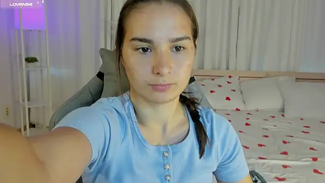 Snapshot of SeraphineClark chatting on 10/04/25, 03:41 SeraphineClark online show from 10/04/25, 03:41