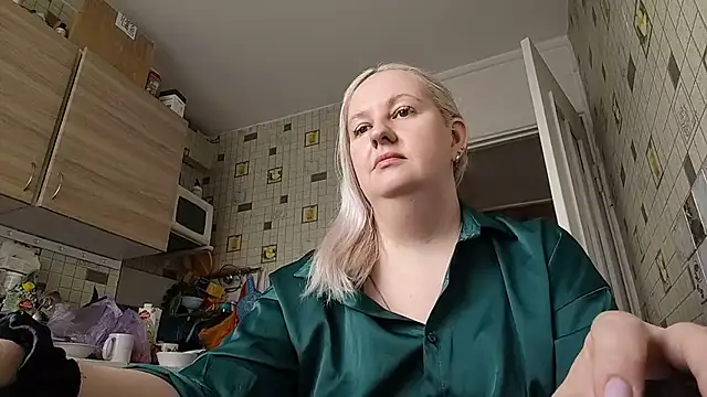 Feyrinn online show from 06/18/26, 03:27