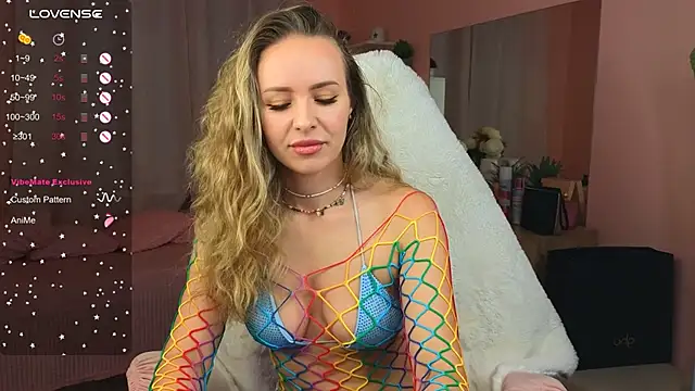 Snapshot of Hloya_Mei chatting on 09/22/25, 11:22 Hloya Mei online show from 09/22/25, 11:22