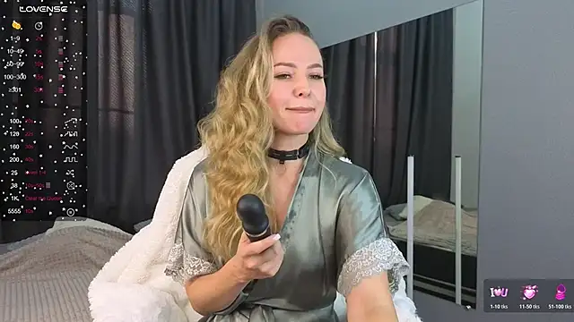 Hloya Mei online show from 10/23/25, 02:32