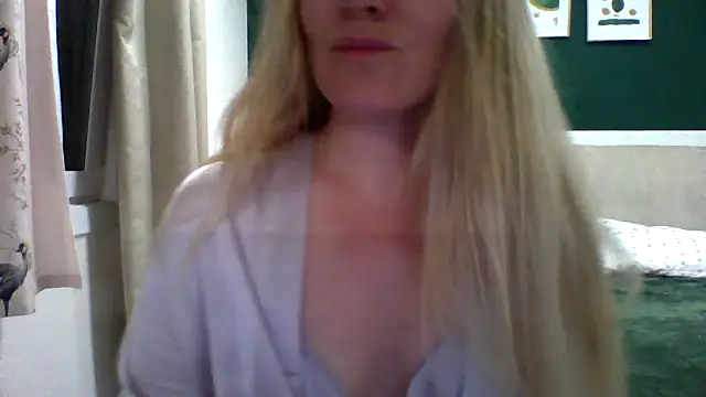 Snapshot of Krivya chatting on 07/10/26, 02:06 Krivya online show from 07/10/26, 02:06