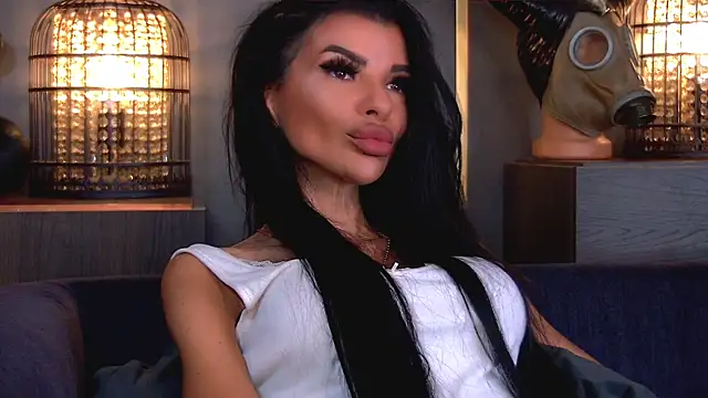 Snapshot of EleniaDevons chatting on 06/18/26, 11:15 EleniaDevons online show from 06/18/26, 11:15