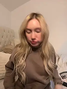 Snapshot of SexySaraxxoo chatting on 11/20/25, 09:43 SexySaraxxoo online show from 11/20/25, 09:43