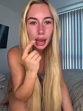 SexySaraxxoo online show from 05/27/26, 09:27
