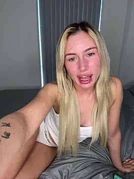 SexySaraxxoo online show from 03/15/26, 11:50