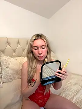 Snapshot of SexySaraxxoo chatting on 10/28/25, 09:52 SexySaraxxoo online show from 10/28/25, 09:52