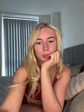 SexySaraxxoo online show from 05/12/26, 10:21