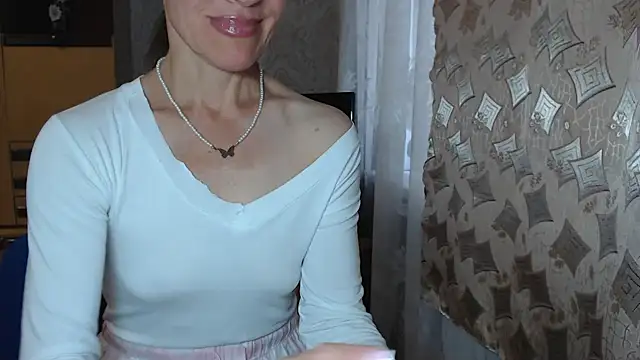 Snapshot of Two_Sisters chatting on 09/16/25, 04:46 Two Sisters online show from 09/16/25, 04:46