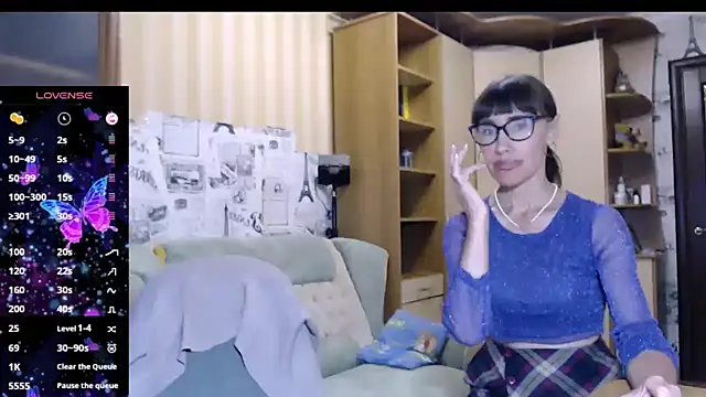 Snapshot of Two_Sisters chatting on 09/13/25, 11:43 Two Sisters online show from 09/13/25, 11:43
