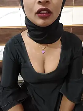 Itz Mayra  online show from 11/17/25, 05:33