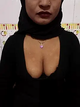 Itz Mayra  online show from 11/28/25, 10:37