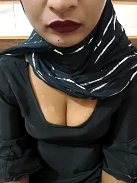 Itz Mayra  online show from 10/22/25, 06:24