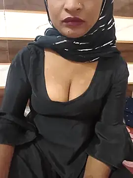 Itz Mayra  online show from 10/15/25, 07:27