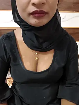 Itz Mayra  online show from 10/21/25, 07:41